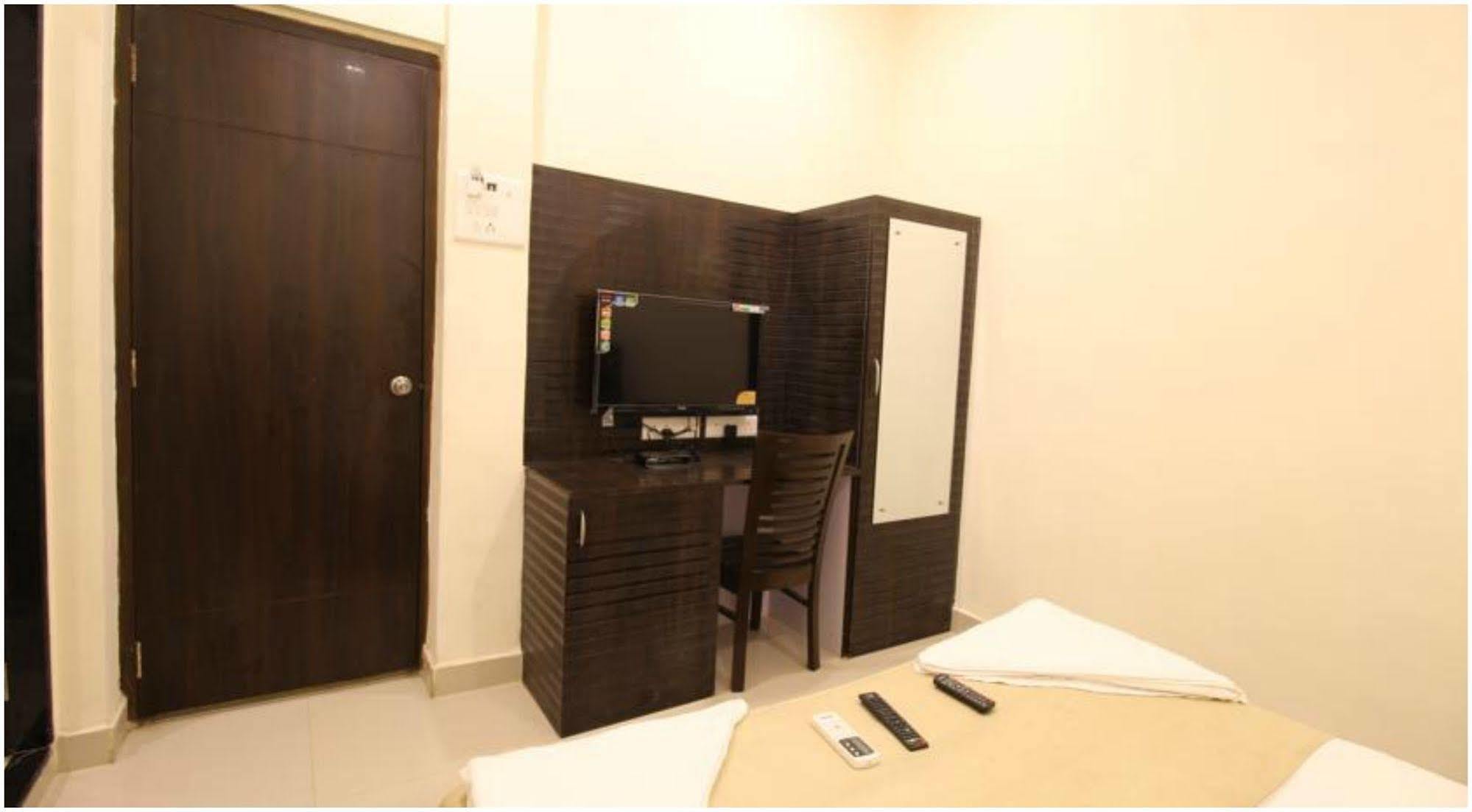Treebo Trip Ashir Inn Mumbai Exterior foto